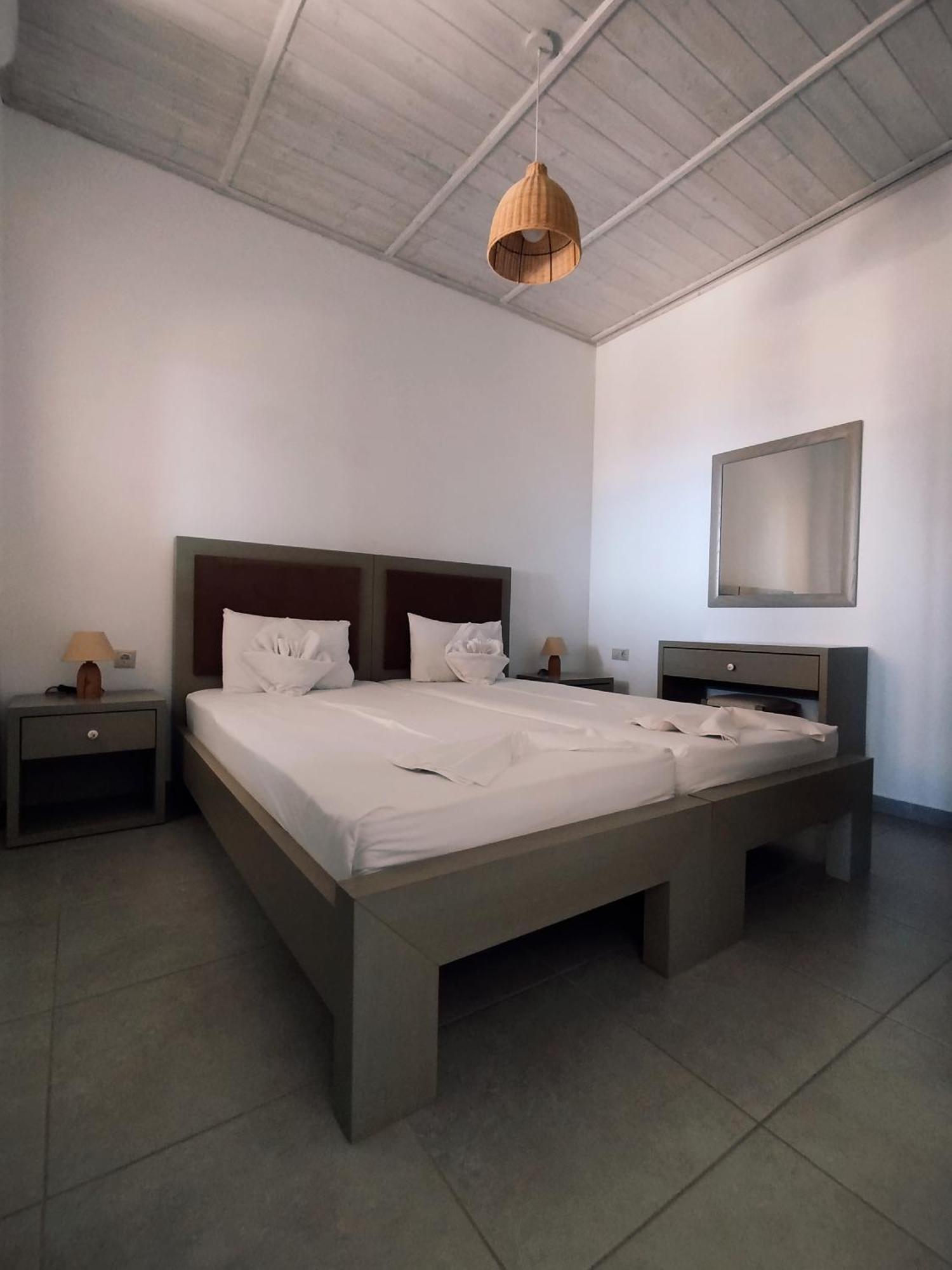 Alexena Apartments 圣加利尼 外观 照片